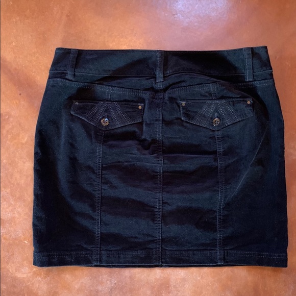 White House Black Market // EUC corduroy skirt - Picture 10 of 15